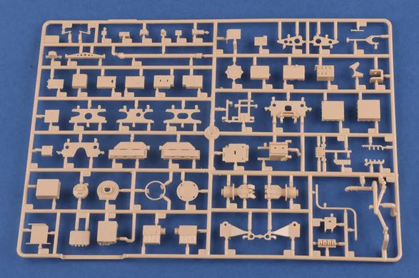 Сборная модель 1/35 ракетная установка "Точка-У" 9K79 Tochka (SS-21 Scarab) IRBM Hobby Boss 85509