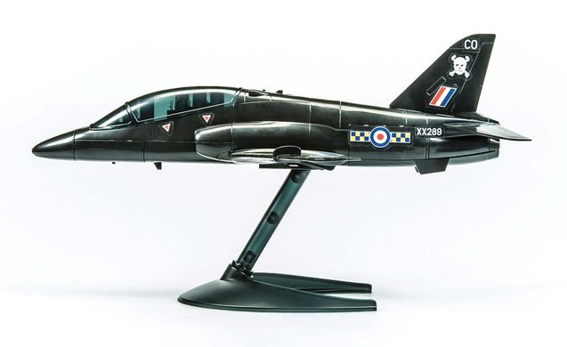 Prefab model aircraft designer BAe Hawk Quickbuild Airfix J6003