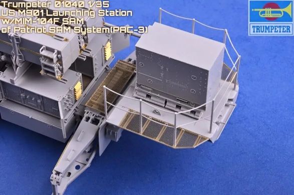 Збірна модель 1/35 ПВО "Патріот" US M901 Launching Station w/MIM-104F Patriot SAM System (PAC-3) Trumpeter 01040