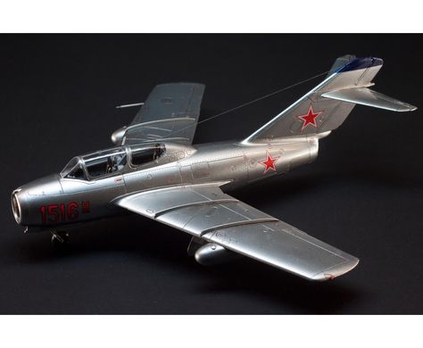 Prefab model 1/72 aircraft UTI MiG-15 ProfiPack Eduard 7055