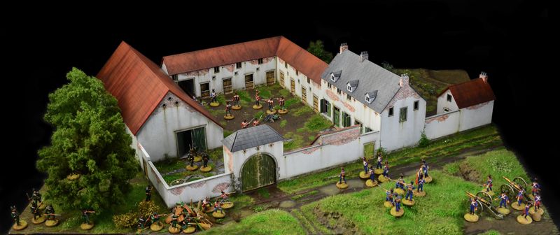 Prefab model 1/72 battle set La Haye Sainte Waterloo 1815 Italeri 6197