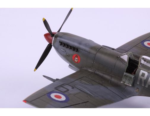 Сборная модель 1/72 самолета Spitfire Mk.XVI Bubbletop ProfiPack Edition Eduard 70126