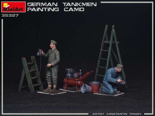 Фигуры 1/35 немецкий персонал рисующий камуфляж MiniArt 35327