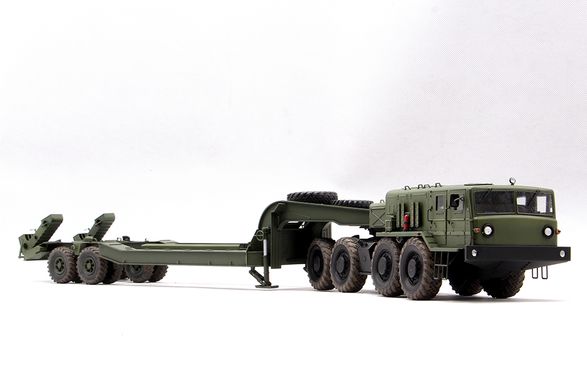 Сборная модель 1/35 грузовой транспортер МАЗ-545 с полуприцепом ЧМЗАП-5247Г Trumpeter 01089