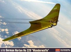 Сборная модель 1/72 истребитель German Horten Ho 229 'Wunderwaffe' Academy 12583