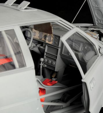 Збірна модель 1/12 Ралійний автомобіль Lancia Delta HF integral 16v Italeri 4709