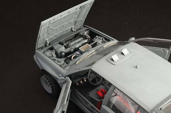 Сборная модель 1/12 Раллийный автомобиль Lancia Delta HF integral 16v Italeri 4709
