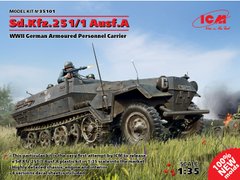 Assembled model 1/35 Sd.Kfz.251/1 Ausf.A, German armored personnel carrier of World War 2 ICM 35101