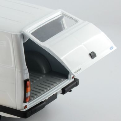 Збірна модель 1/24 автомобіль Ford Transit Mk.2 Italeri 3687