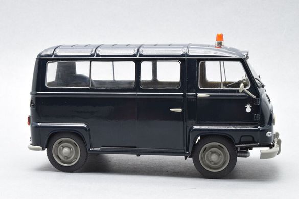 Збірна модель 1/24 мікроавтобус Renault Estafette Gendarmerie Heller 80742