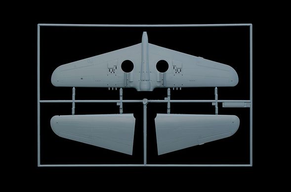 Сборная модель 1/48 истребитель-бомбардировщик P-40 E/K KITTYHAWK Italeri 2795