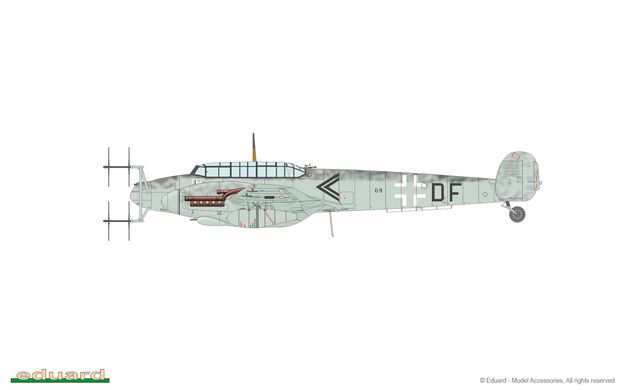 Assembled model 1/72 aircraft Bf 110G-4 Weekend Edition Eduard 7465