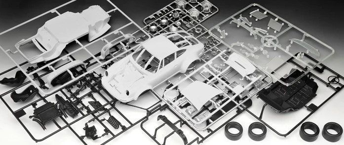 Assembled model 1:24 Porsche 934 RSR "Martini" Race Car Revell 07685
