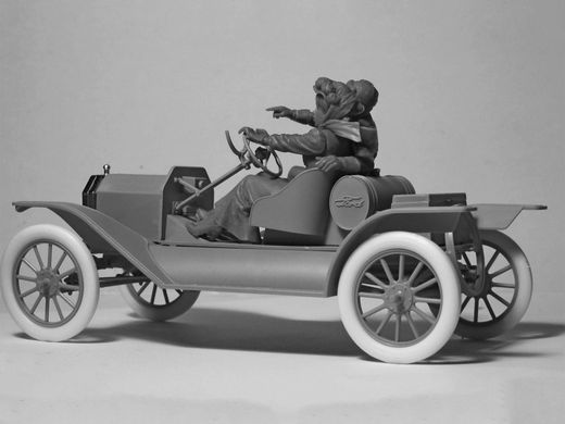 Фігури 1/24 Американські автоспортсмени (1910-і р.) (1 чоловіча, 1 жіноча фігури) ICM 24014