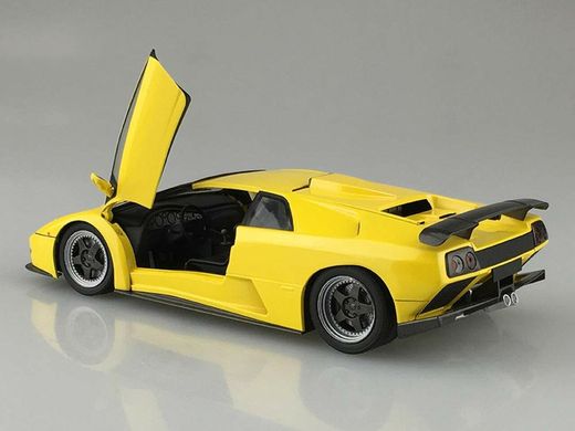 Сборная модель 1/24 автомобиля Lamborghini Diablo GT Aoshima 05899