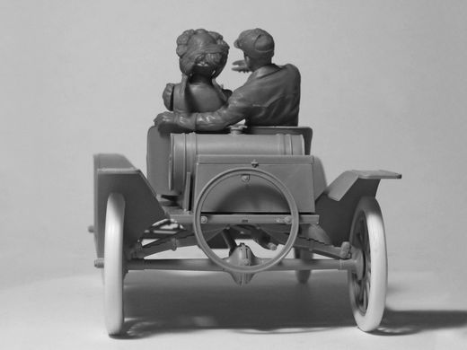 Фігури 1/24 Американські автоспортсмени (1910-і р.) (1 чоловіча, 1 жіноча фігури) ICM 24014