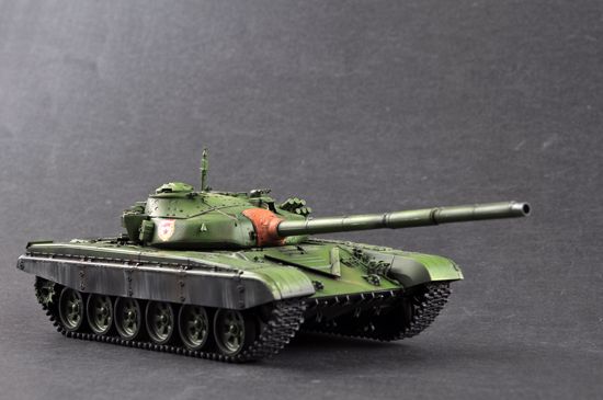 Сборная модель 1/35 танк T-72B MBT Trumpeter 05598