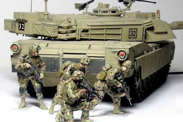 Figures 1:35 Iraq Events, Set No. 1, US Marine Corps MASTER BOX 3575