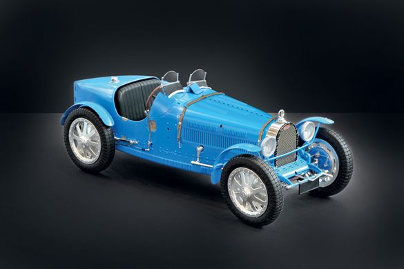 Сборная модель 1/12 спортивный автомобиль Bugatti Type 35B Roadster Italeri 4713