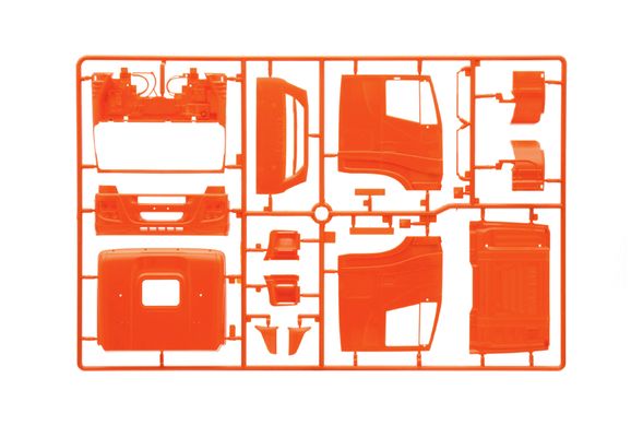 Збірна модель 1/24 вантажний автомобіль Iveco HI-WAY 480 E5 Low Roof Italeri 3928