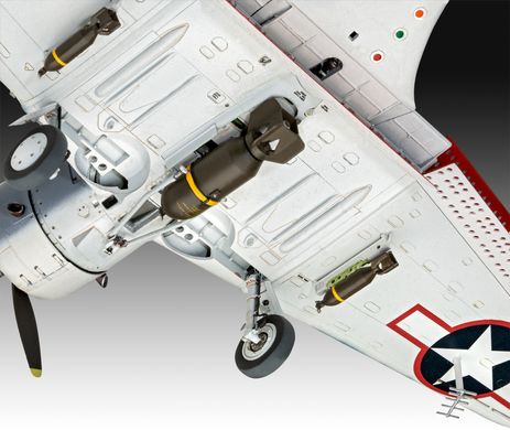 Сборная модель 1/48 бомбардировщика SBD-5 Dauntless Navyfighter Revell 03869