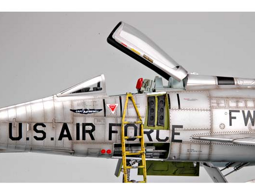 Збірна модель літак 1/32 North American F-100D Fighter Trumpeter 02232