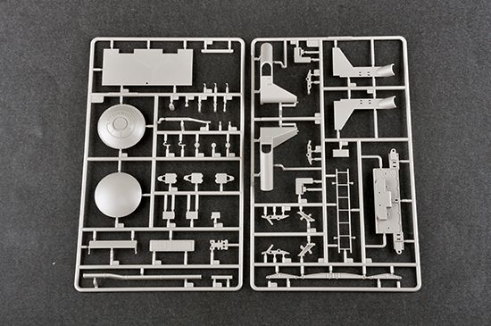 Сборная модель 1/35 ракетная установка С-300В 9А83 Trumpeter 09519